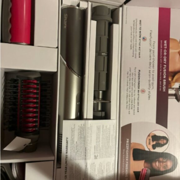 Shark - FlexFusion Air + Ceramic Styling & Drying System with Scalp Shield Mode - Picture 2 of 3